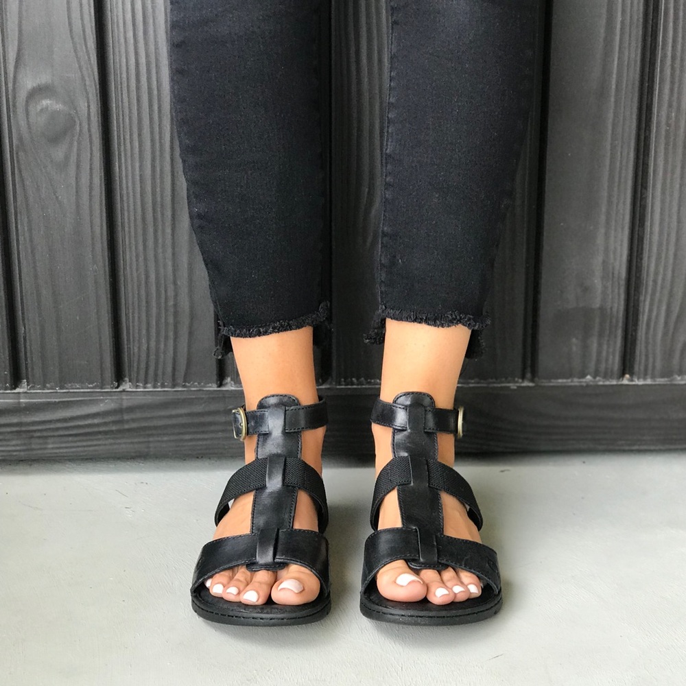 NIB Battle Born FullGrain Leather Gladiator Sandal - Picture 6 of 8